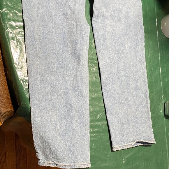 Universal Thread Light Blue High Rise Jeans - Picture 5 of 5